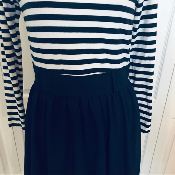 Parisian Dress - Picture 2 of 5